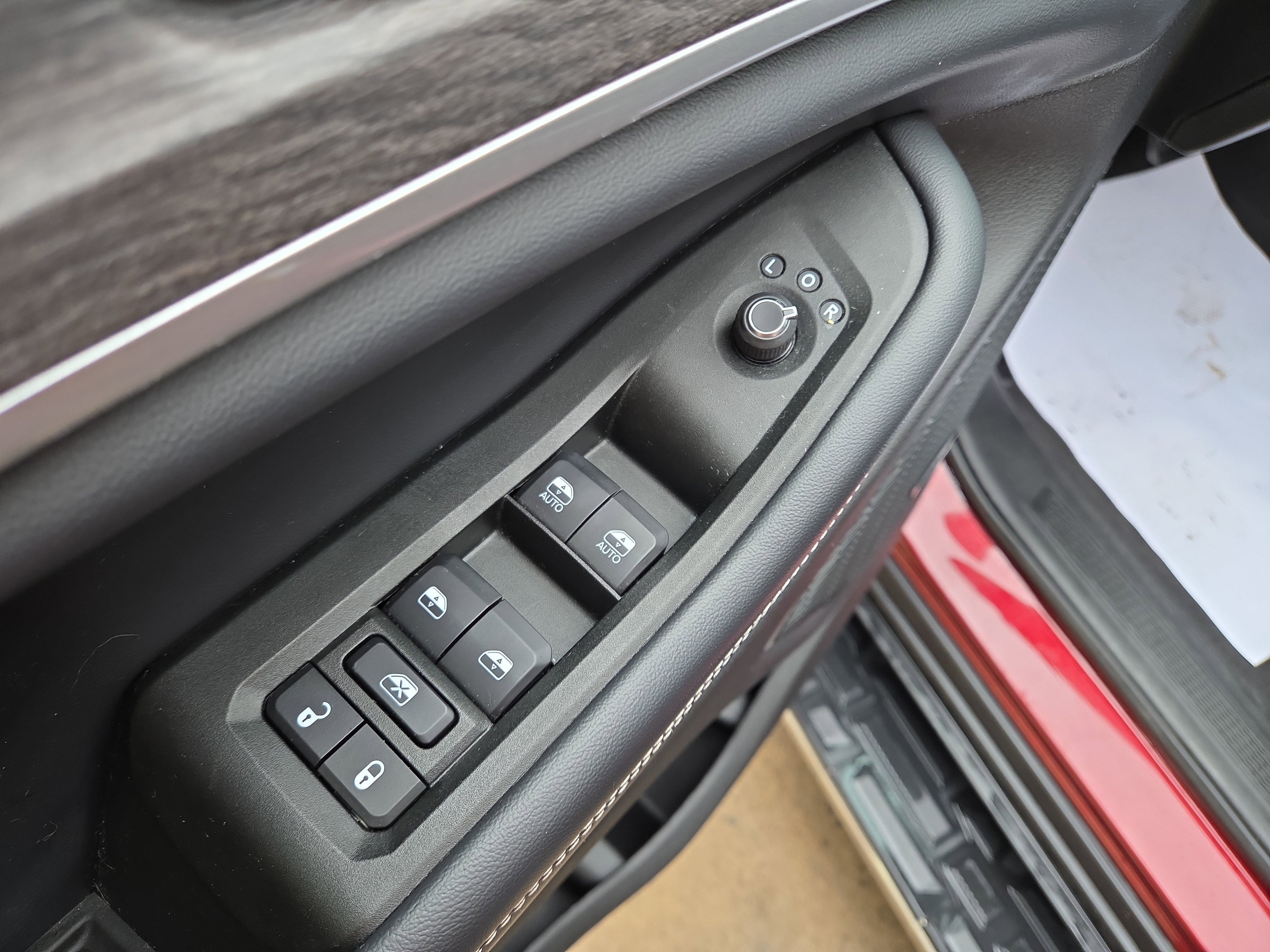 Used 2021 Jeep Grand Cherokee L Limited w/ Luxury Tech Group II image 17