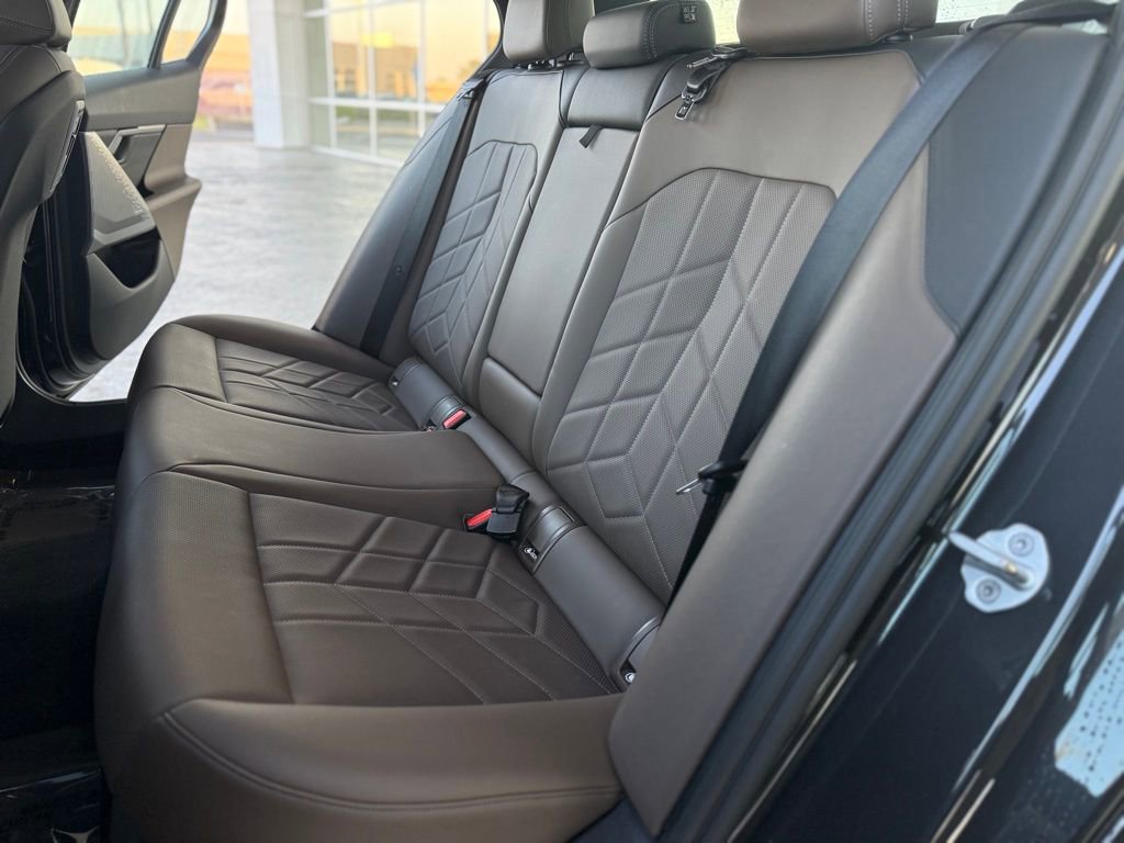 Used 2025 BMW 530i image 13