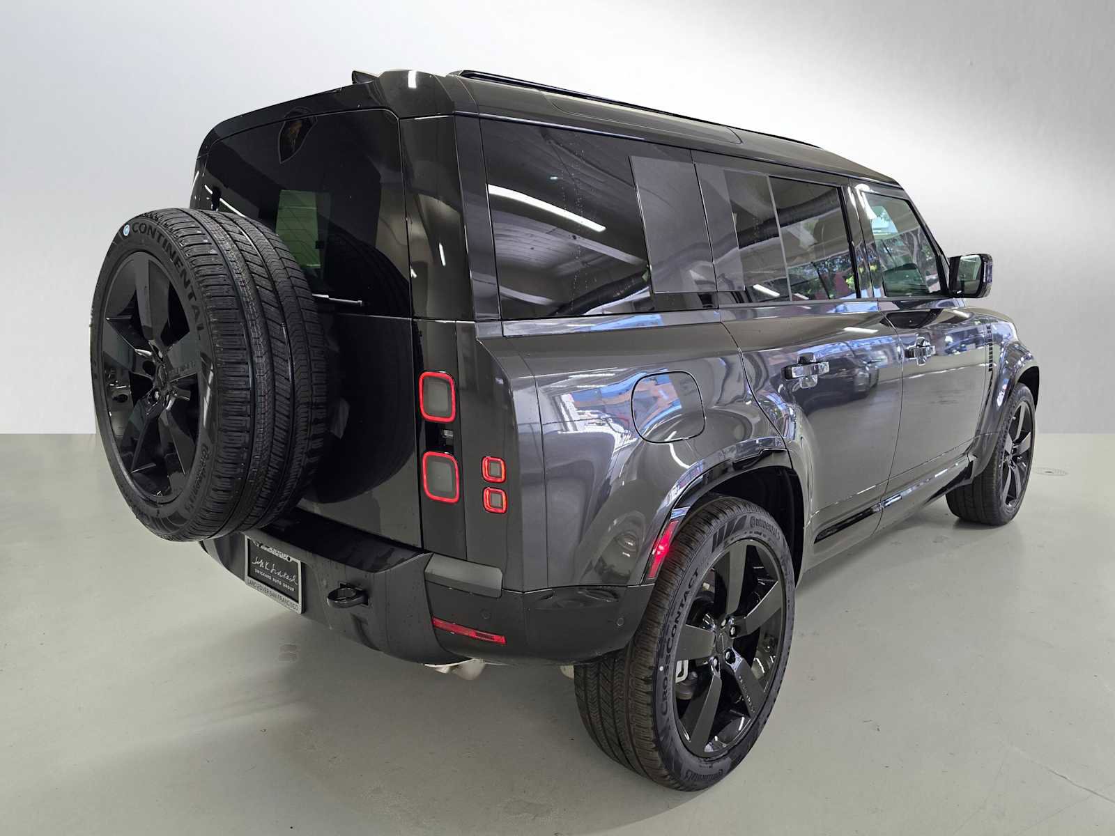 New 2026 Land Rover Defender 110 X-Dynamic SE AWD/4WD image 5