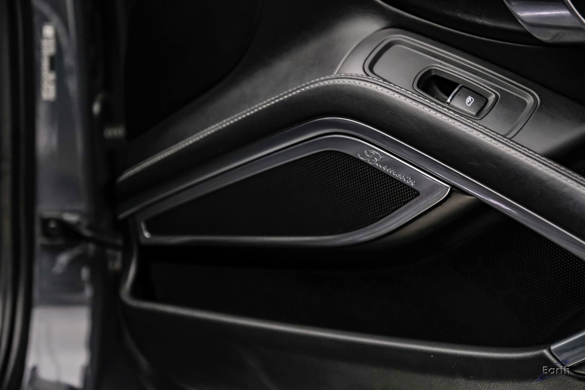 Used 2017 Porsche 911 Turbo S AWD/4WD image 94