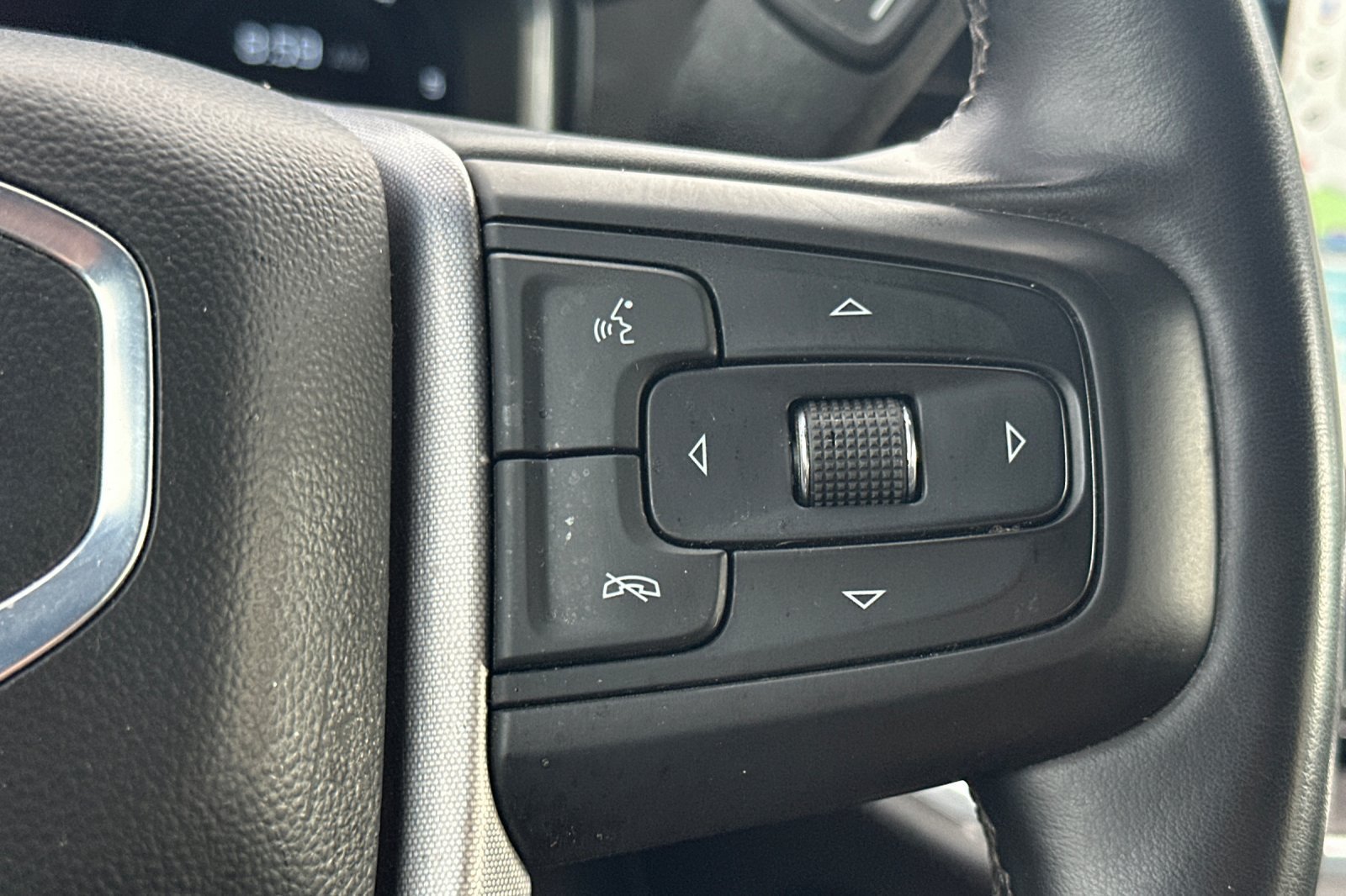 Used 2025 GMC Sierra 1500 SLT AWD/4WD image 36