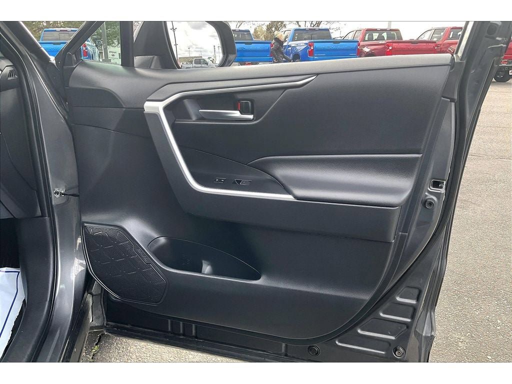Used 2024 Toyota RAV4 XLE AWD/4WD image 25