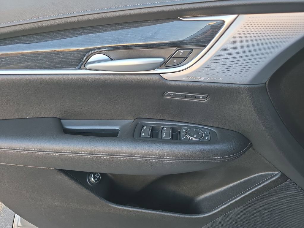 Used 2025 Cadillac XT5 Premium Luxury image 24