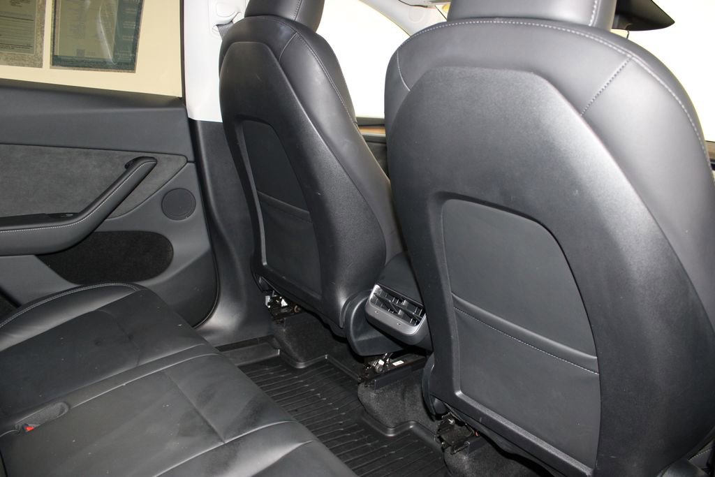 Used 2024 Tesla Model Y Long Range image 31