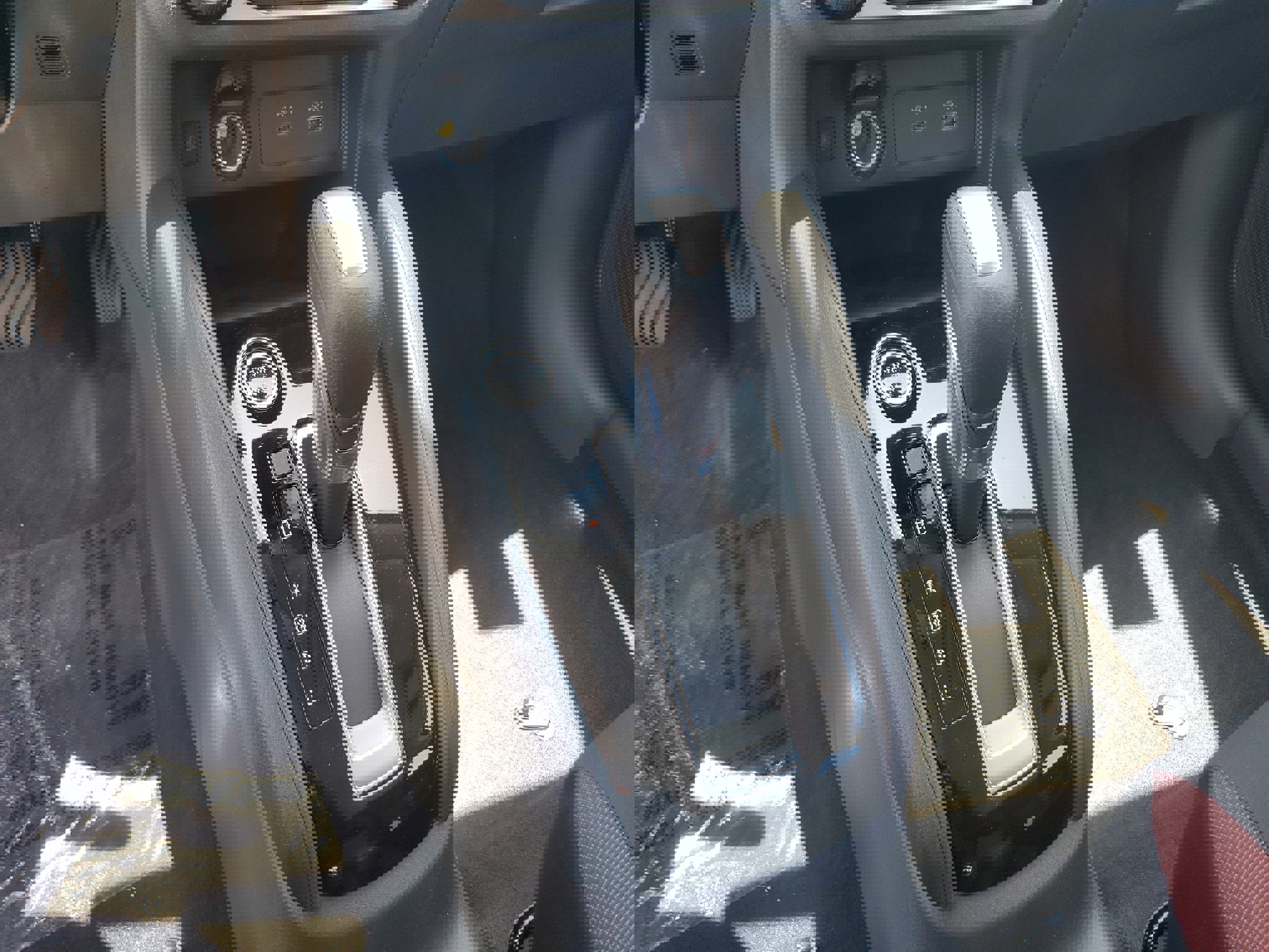 New 2025 Nissan Versa SR w/ Trunk Package image 22