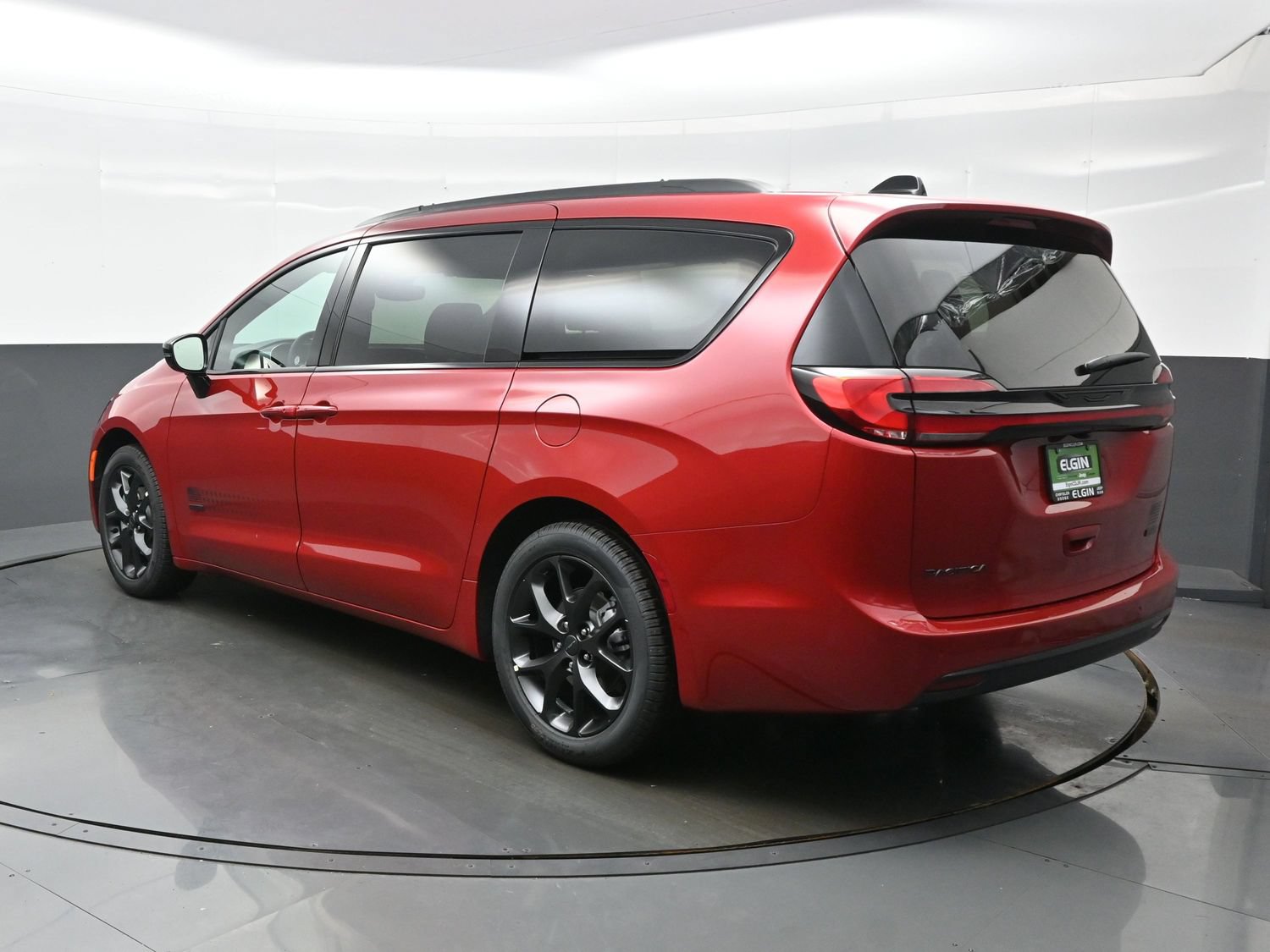 New 2027 Chrysler Pacifica Select FWD image 5