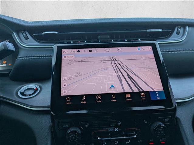 New 2025 Jeep Grand Cherokee Limited w/ Black Appearance Package image 15