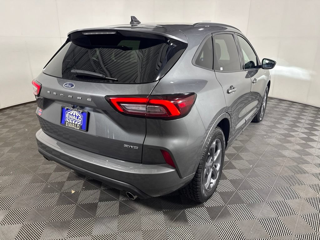 Used 2023 Ford Escape ST-Line AWD/4WD image 11