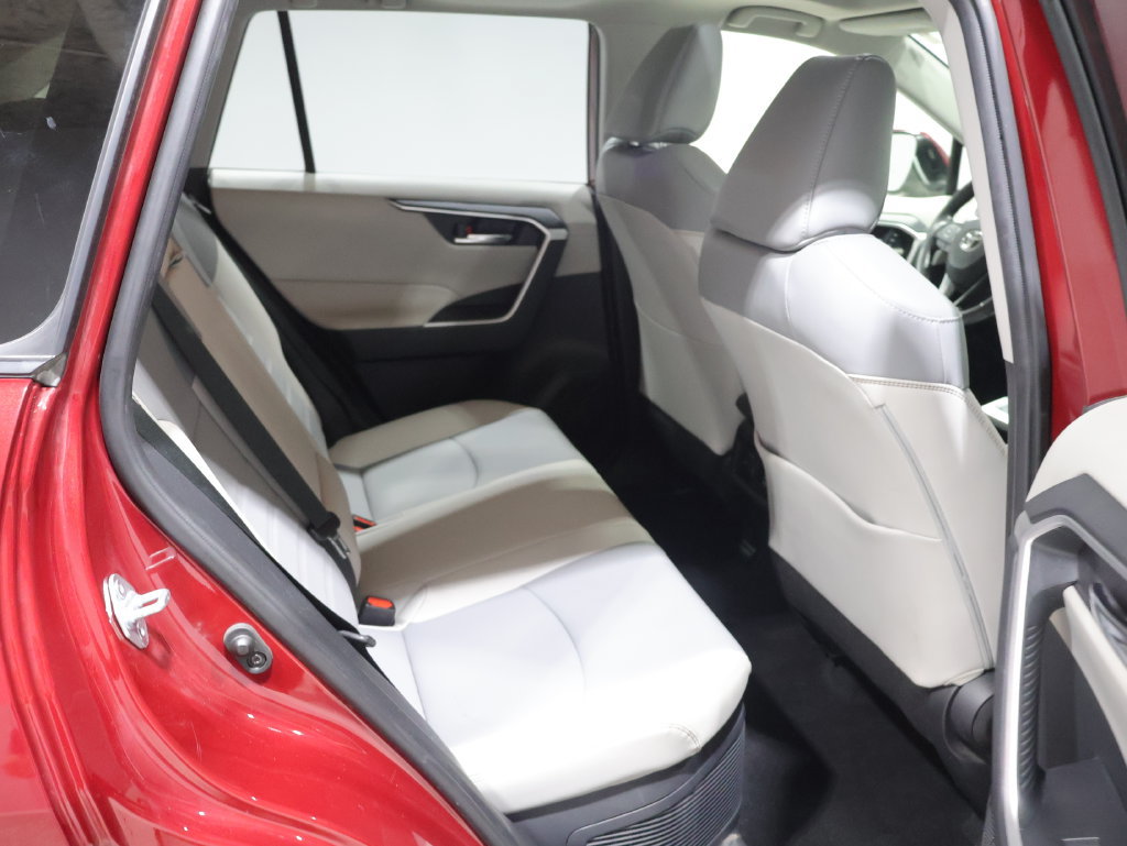 Used 2021 Toyota RAV4 XLE Premium AWD/4WD image 21