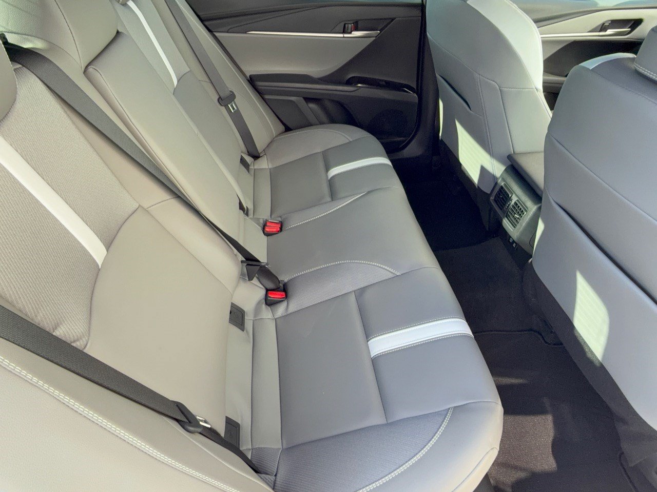 Used 2025 Toyota Camry SE w/ Convenience Package FWD image 29