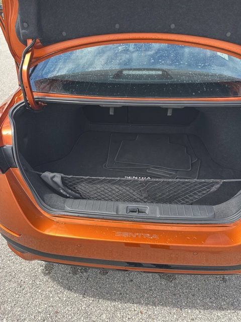 Used 2025 Nissan Sentra SR w/ SR Premium Package FWD image 11