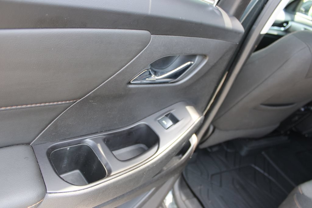 Used 2020 Chevrolet Traverse LT FWD image 26