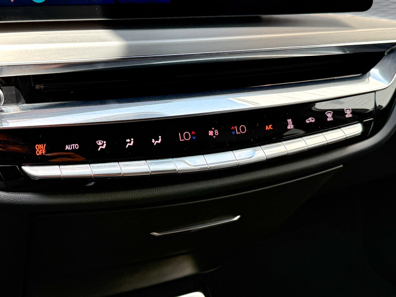 Certified 2024 Cadillac Lyriq Luxury AWD/4WD image 22