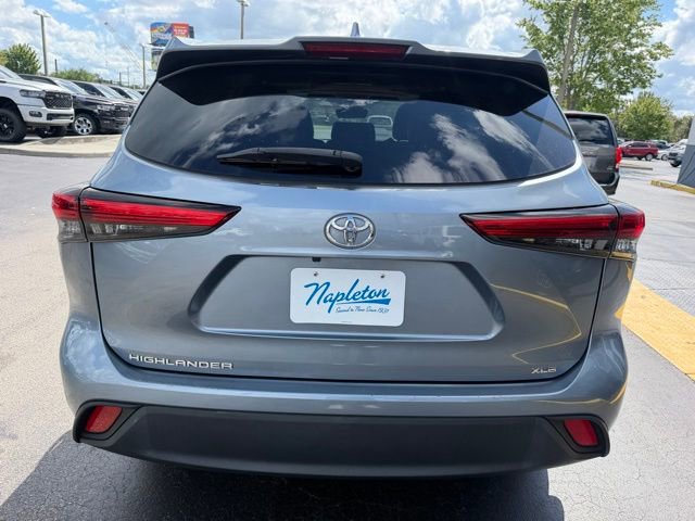 Used 2023 Toyota Highlander XLE FWD image 9