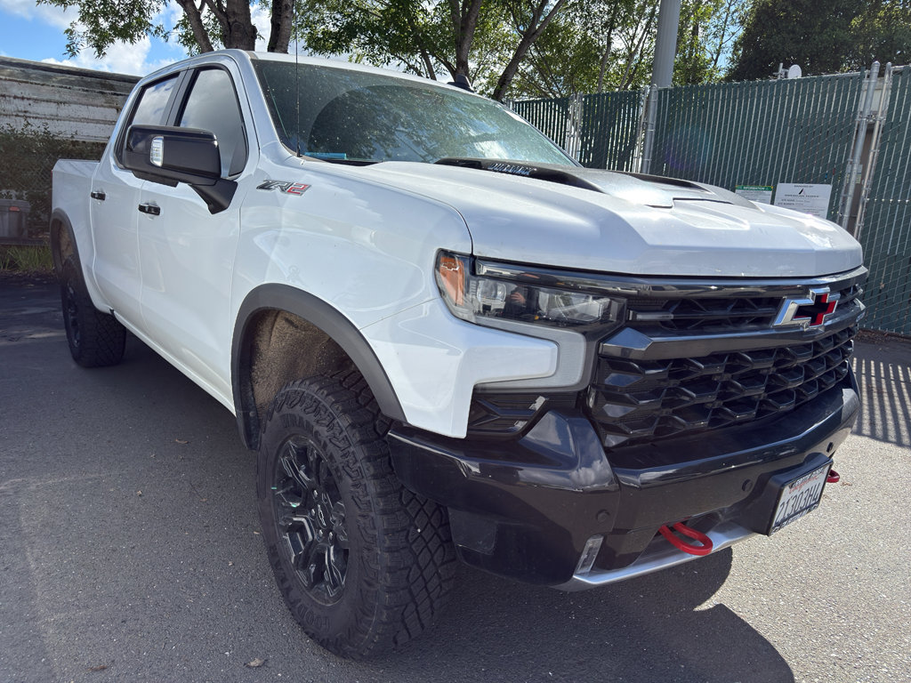 Used 2025 Chevrolet Silverado 1500 ZR2 w/ Technology Package image 3