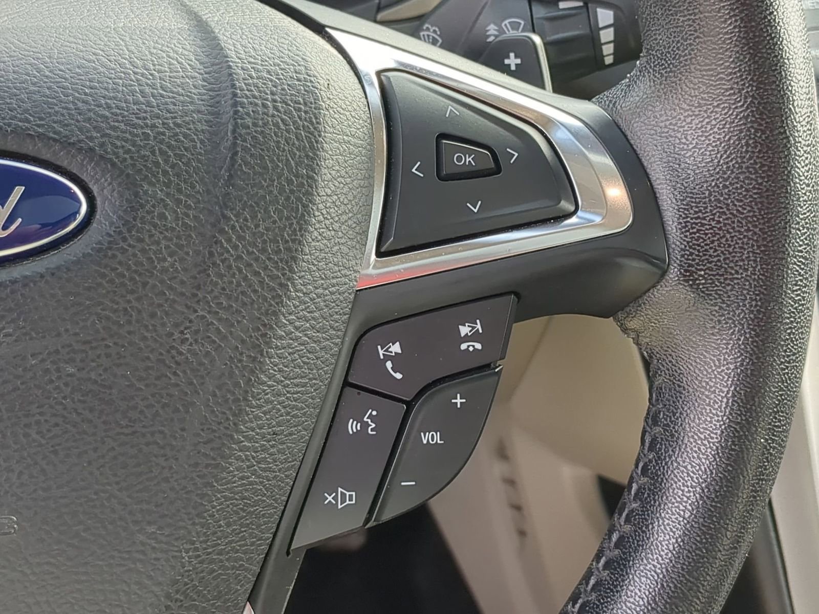 Used 2017 Ford Fusion SE image 27