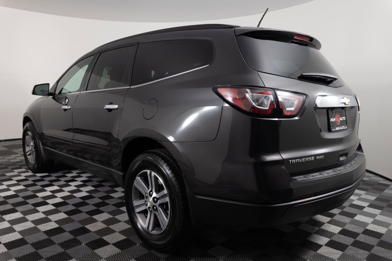 Used 2017 Chevrolet Traverse LT image 4