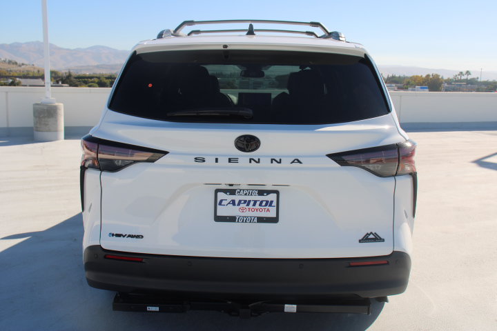 New 2026 Toyota Sienna XLE Woodland Edition AWD/4WD image 4