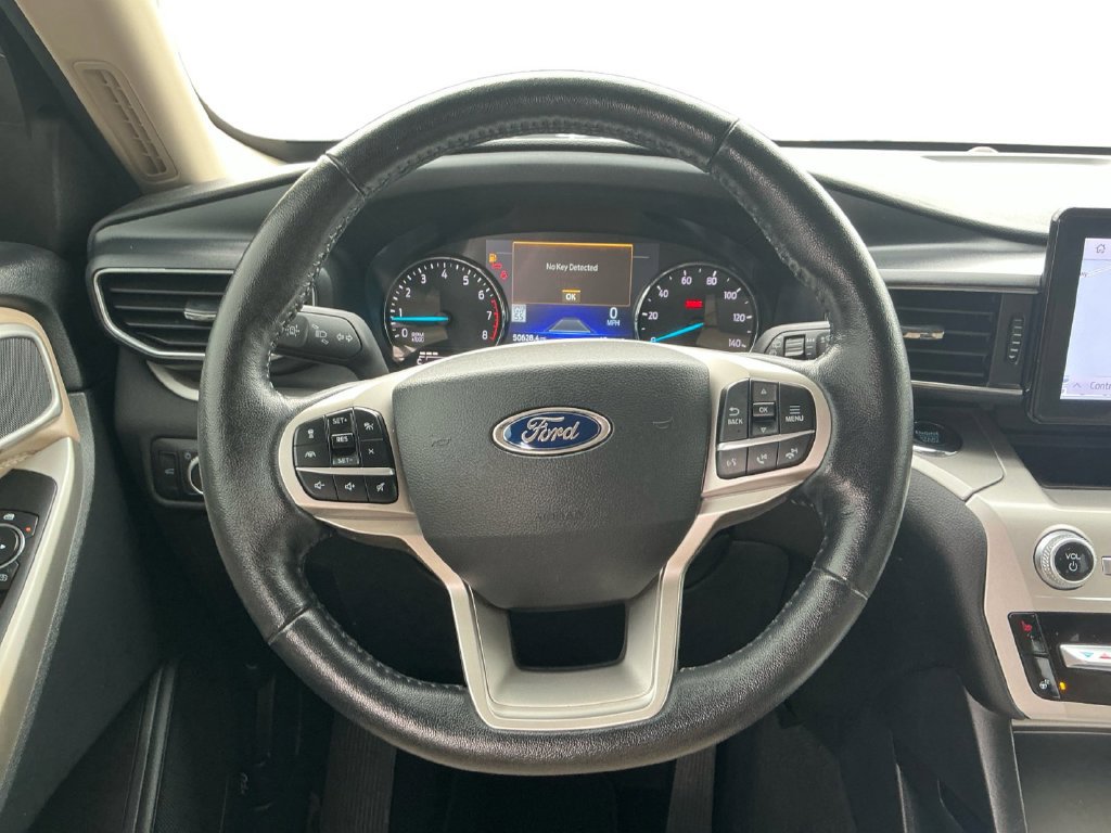 Used 2022 Ford Explorer XLT w/ Equipment Group 202A RWD image 18
