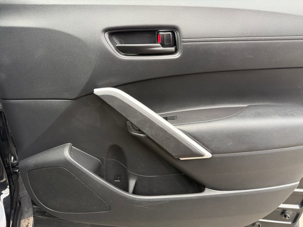 Used 2024 Toyota Corolla Cross LE image 19