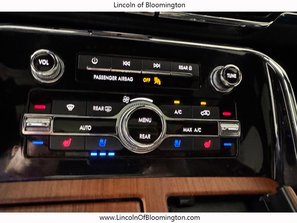 Used 2020 Lincoln Navigator Reserve AWD/4WD image 36