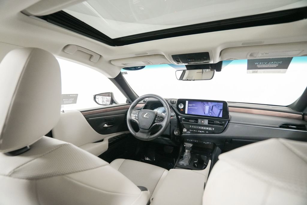 Certified 2023 Lexus ES 300h w/ Premium Package FWD image 16