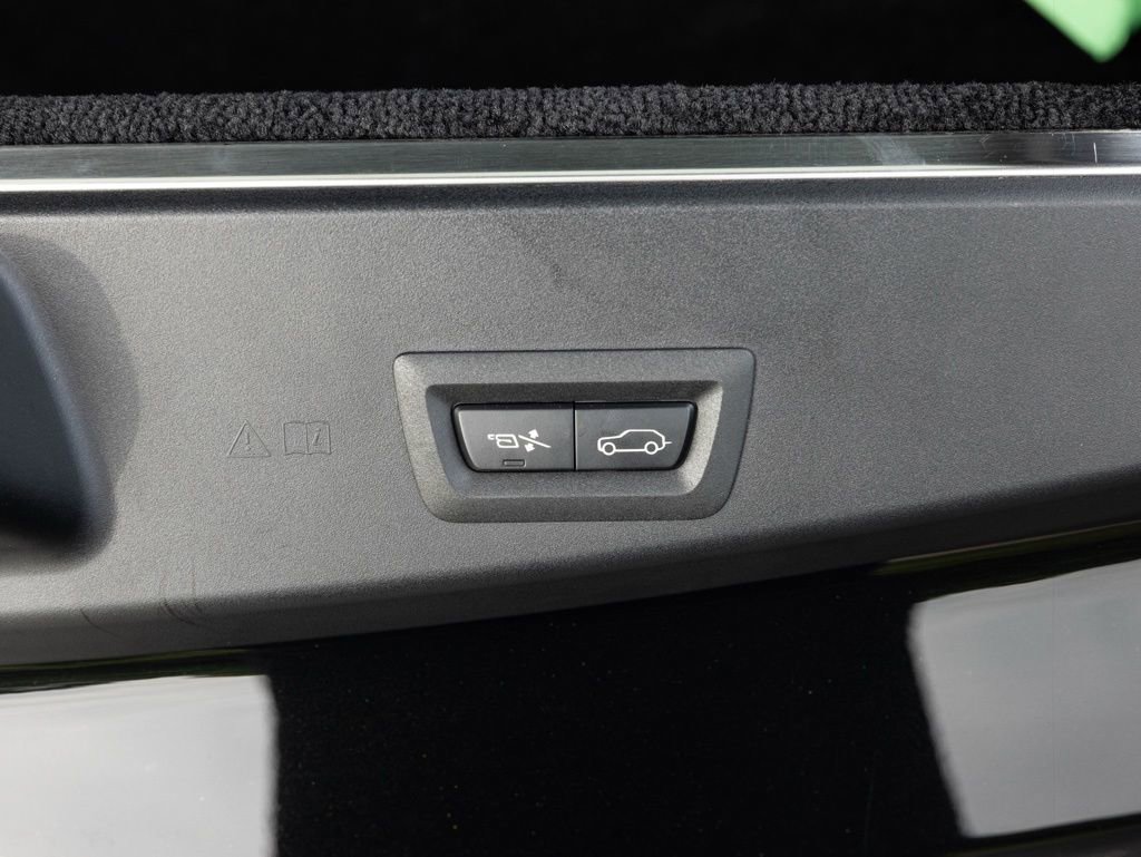 Certified 2021 Rolls-Royce Cullinan AWD/4WD image 60