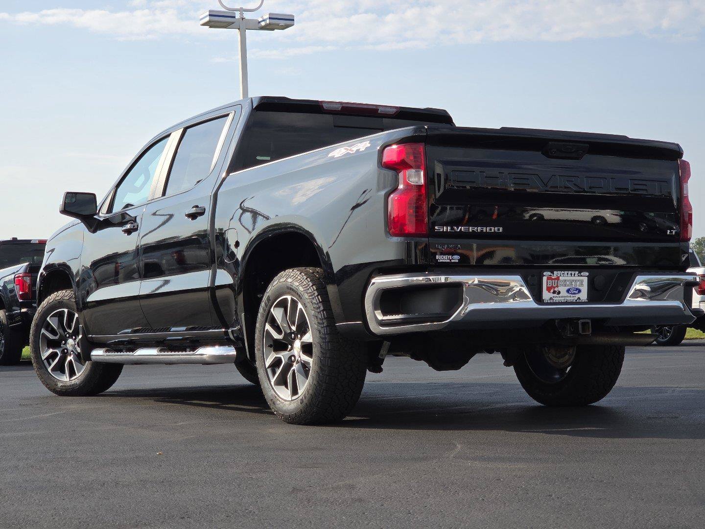 Used 2024 Chevrolet Silverado 1500 LT w/ Leather Package AWD/4WD image 12