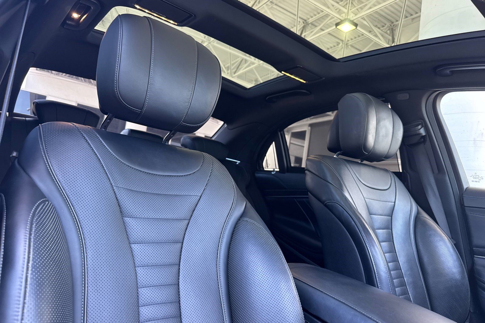 Used 2019 Mercedes-Benz S 560 Sedan image 20