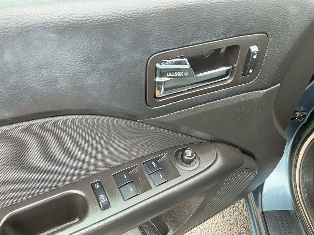Used 2012 Ford Fusion SE FWD image 16