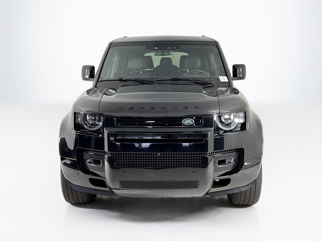 Used 2025 Land Rover Defender 130 V8 AWD/4WD image 8