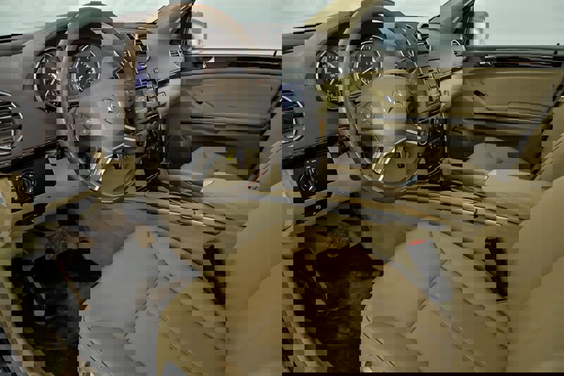 Used 2012 Mercedes-Benz GL 450 4MATIC image 16