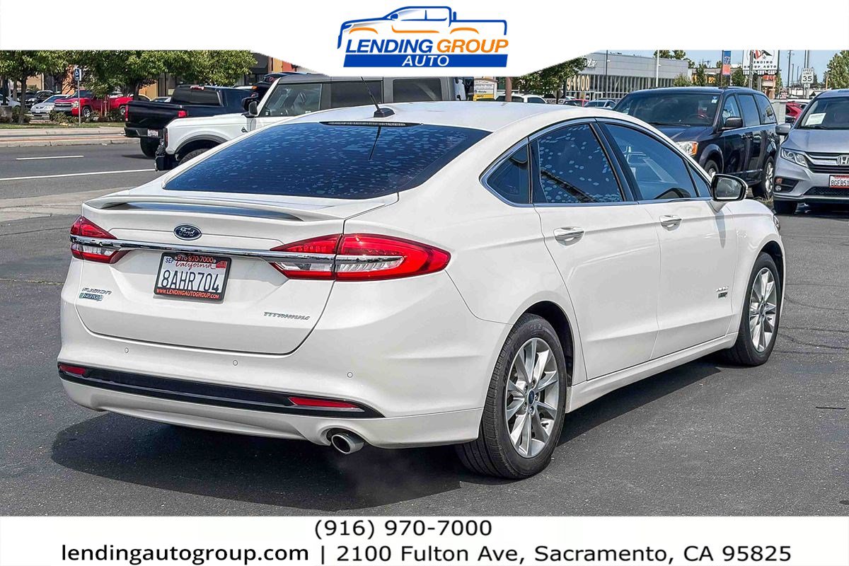 Used 2017 Ford Fusion Energi Titanium FWD image 4