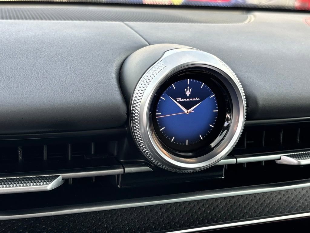 Used 2024 Maserati Grecale Trofeo AWD/4WD image 29