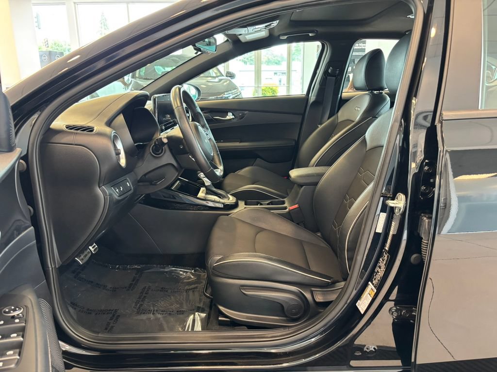 Used 2024 Kia Forte GT-Line w/ GT-Line Premium Package FWD image 13