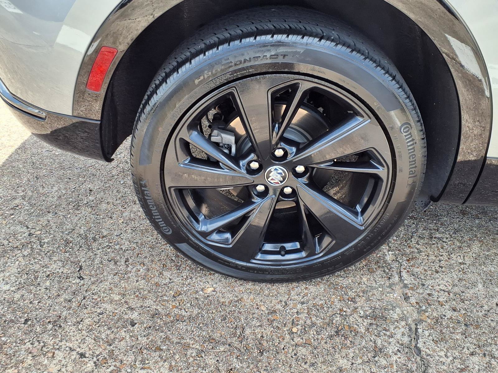 Used 2023 Buick Envision Essence w/ Sport Touring Package FWD image 29