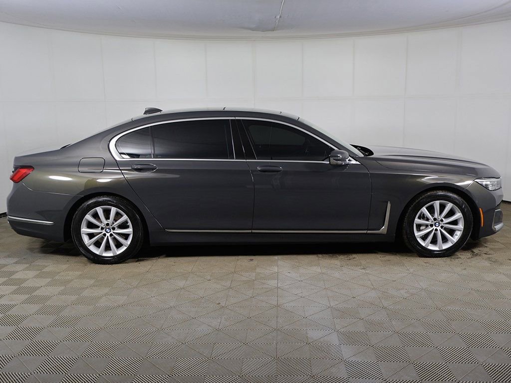 Used 2021 BMW 740i xDrive w/ Premium Package image 19