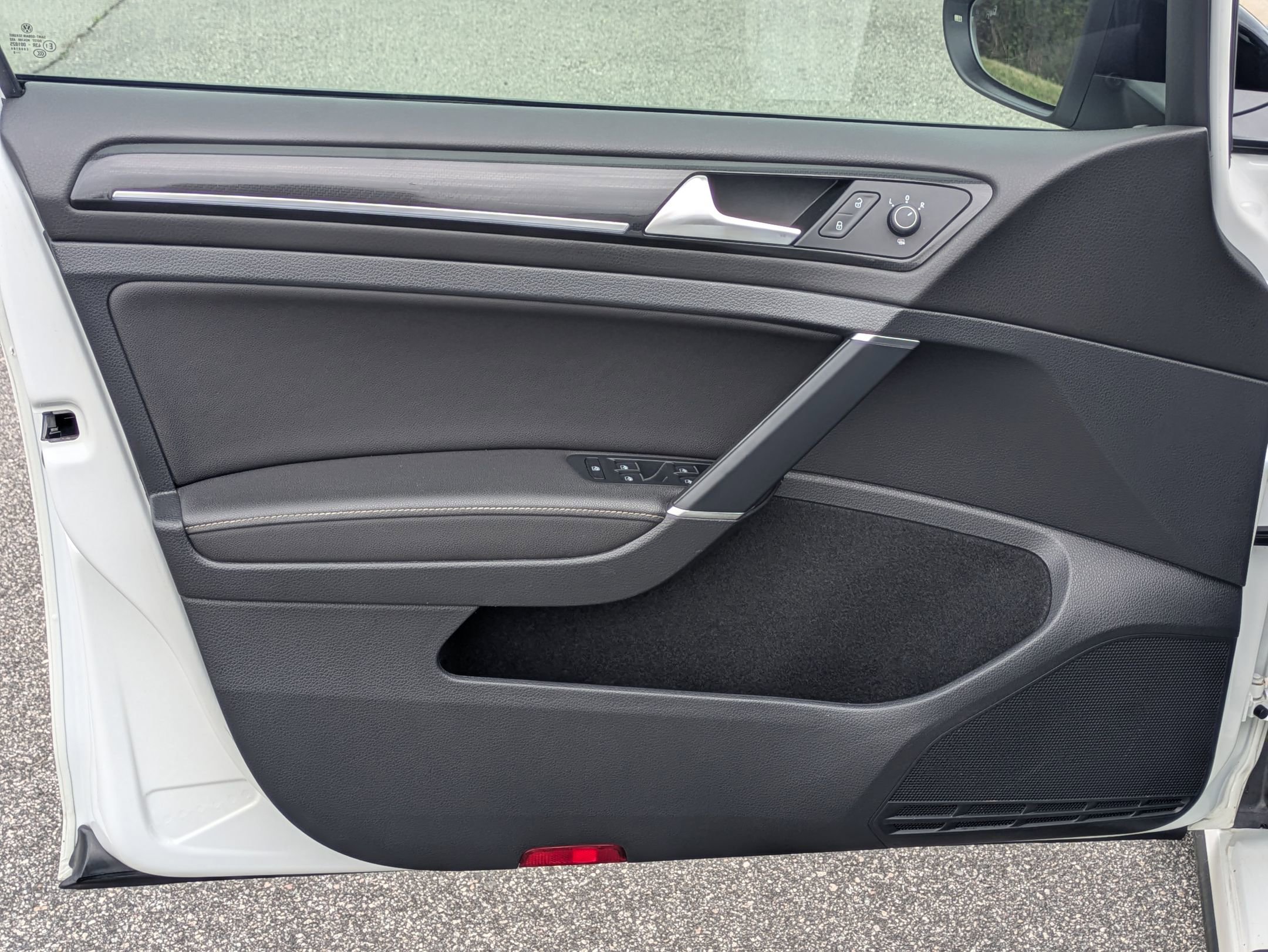 Used 2019 Volkswagen Golf R 4-Door image 19