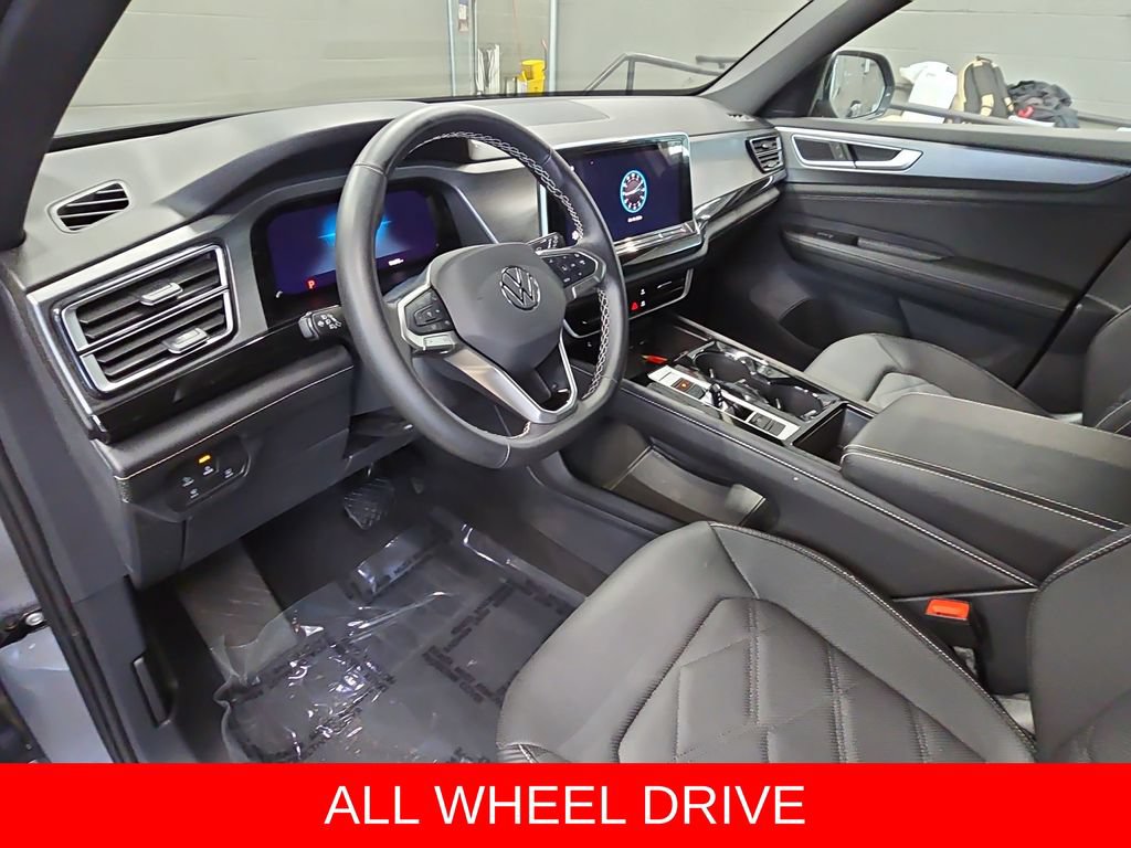 Used 2025 Volkswagen Atlas Cross Sport SE AWD/4WD image 17