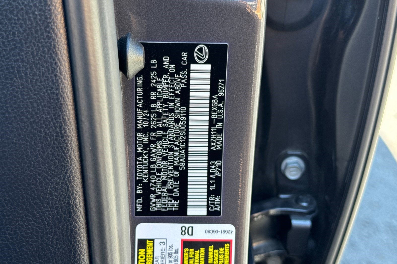 Certified 2025 Lexus ES 300h w/ Premium Package FWD image 40