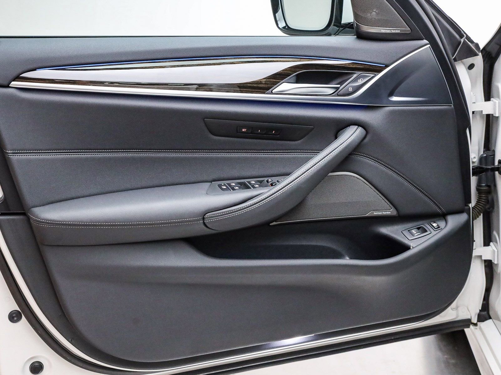 Certified 2023 BMW 530e w/ M Sport Package image 21