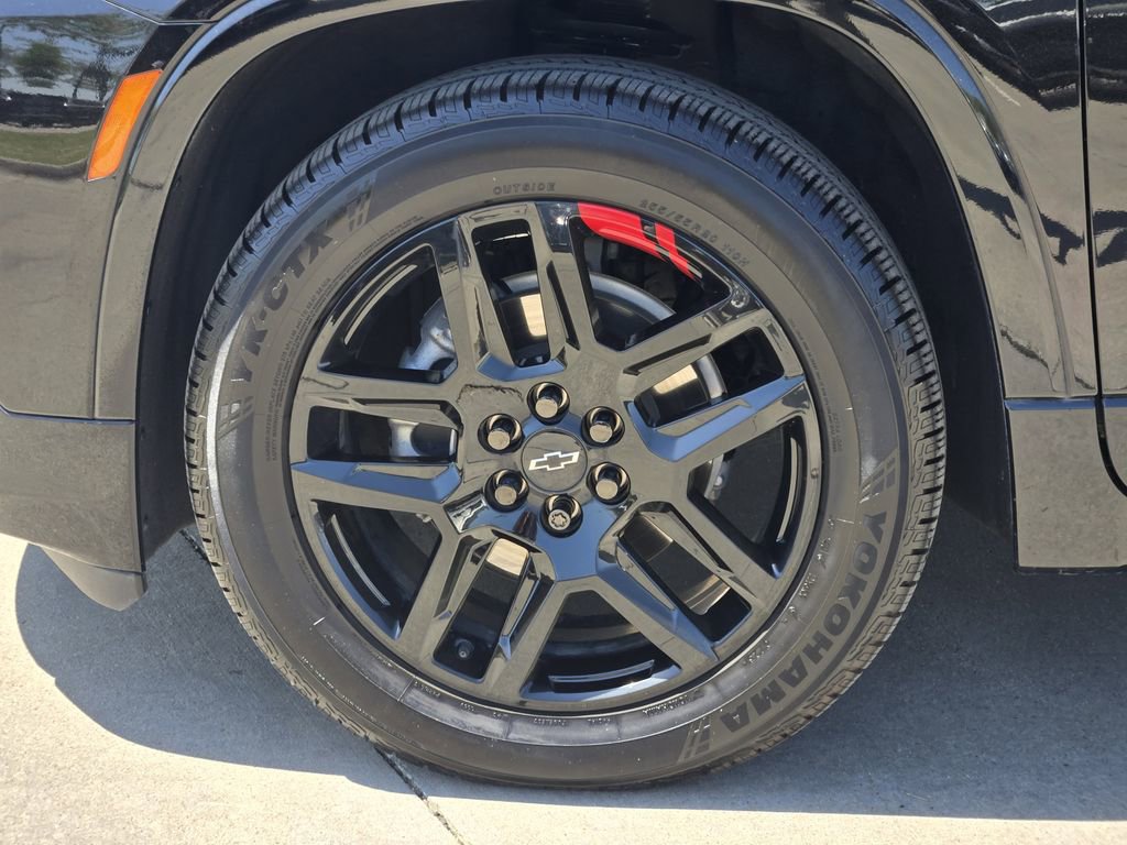 Used 2023 Chevrolet Traverse Premier w/ Redline Edition image 17