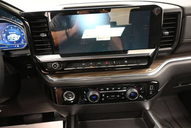 Used 2023 Chevrolet Silverado 1500 RST w/ Protection Package AWD/4WD image 10