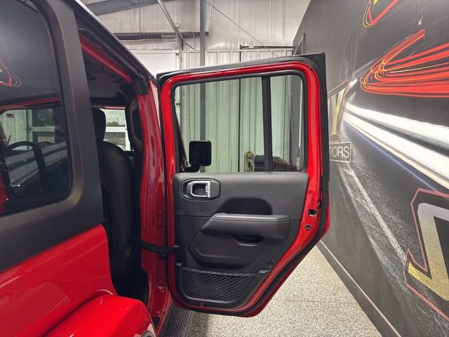 Used 2022 Jeep Wrangler Unlimited Sahara image 25