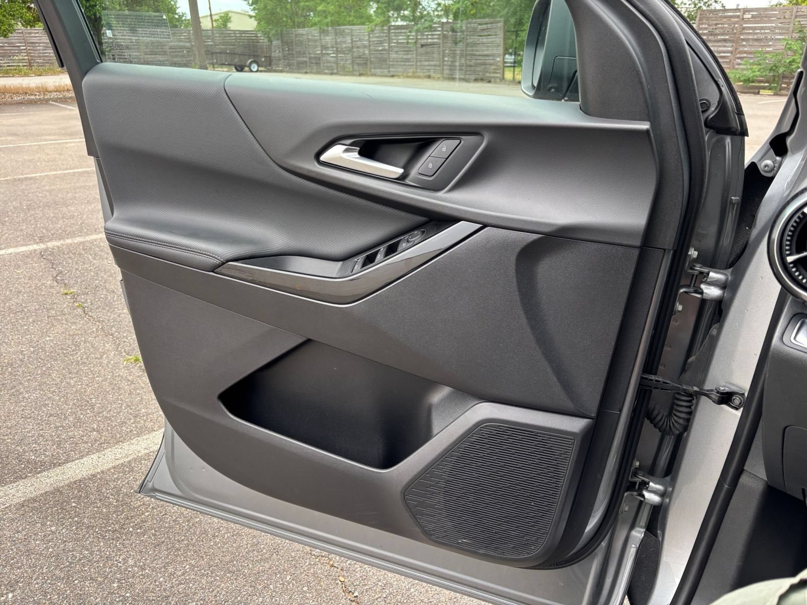 Used 2025 Chevrolet Equinox LT FWD image 18