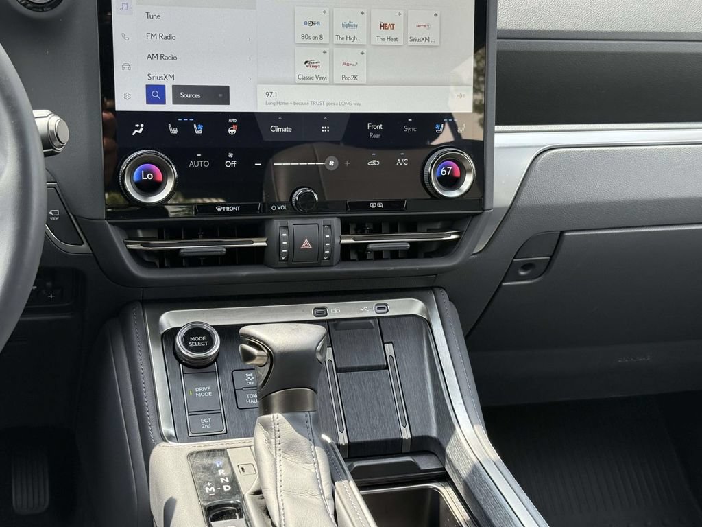 Used 2024 Lexus GX 550 w/ Accessory Package (2T) AWD/4WD image 19