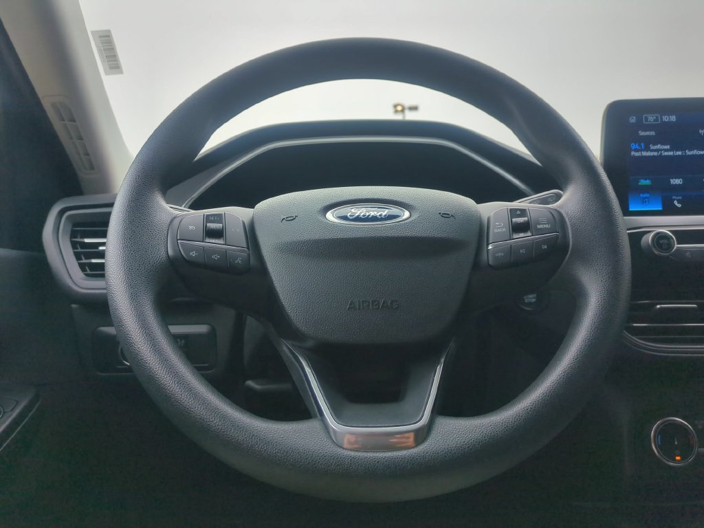 Used 2025 Ford Escape Active AWD/4WD image 19