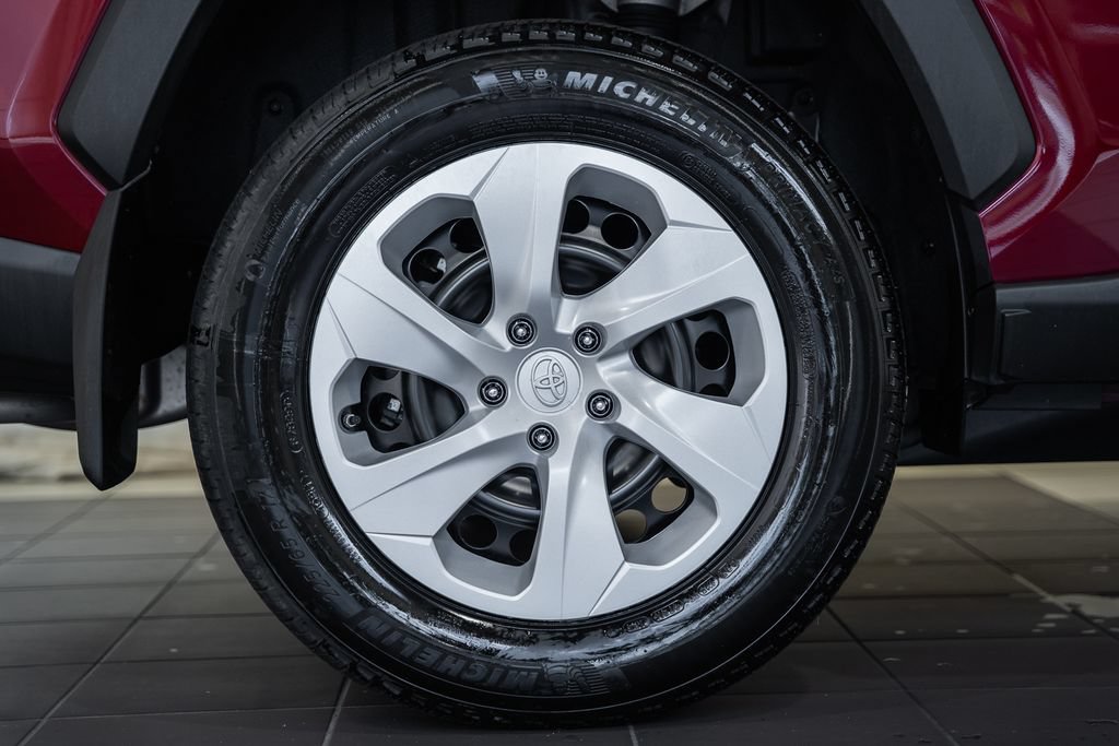 Certified 2025 Toyota RAV4 LE AWD/4WD image 15