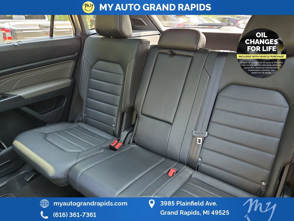 Used 2022 Volkswagen Atlas Cross Sport SEL Premium R-Line AWD/4WD image 28