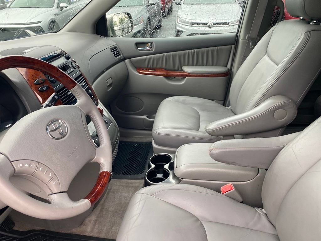 Used 2005 Toyota Sienna XLE Limited FWD image 15